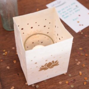 Gift of Light met envelop lotus