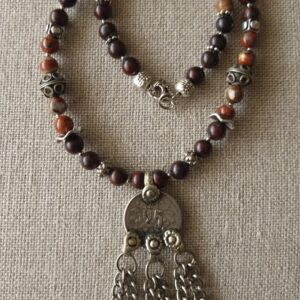 Kuchi hanger met oude munt en belletjes uit Afghanistan