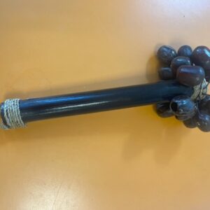 Shamanistische seedshaker met handvat